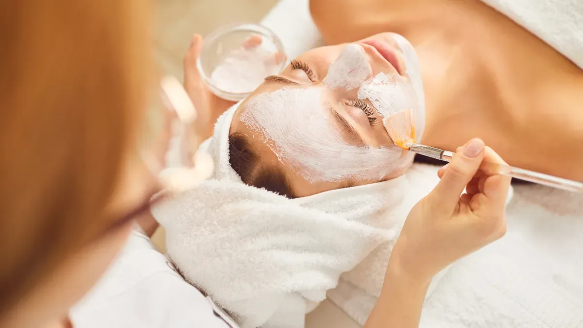 ¿Cada cuánto debería hacerme una limpieza facial?