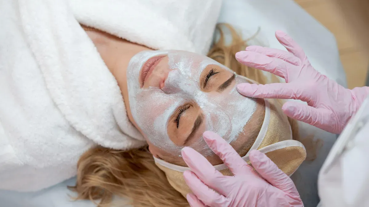 Qué incluye una limpieza facial profesional, paso a paso